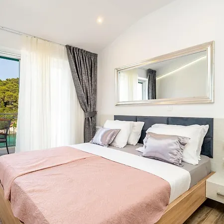 Corallium Lux Apartman *