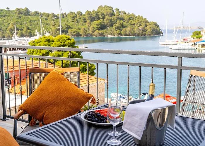 Corallium Lux * بومينا