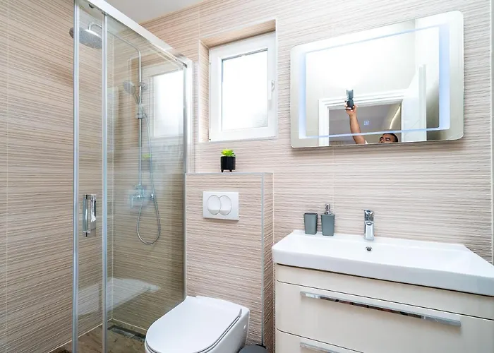 شقة Corallium Lux *