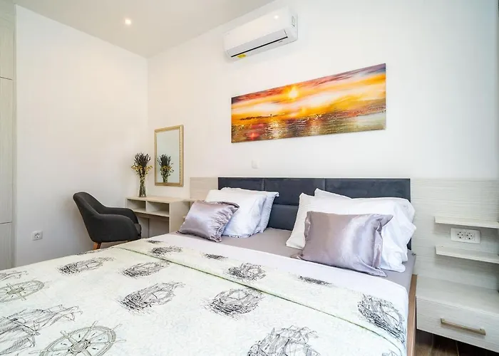 شقة Corallium Lux *