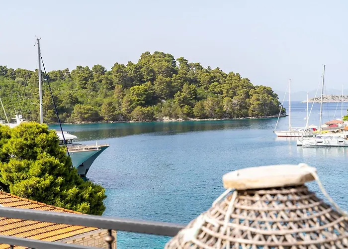 شقة Corallium Lux