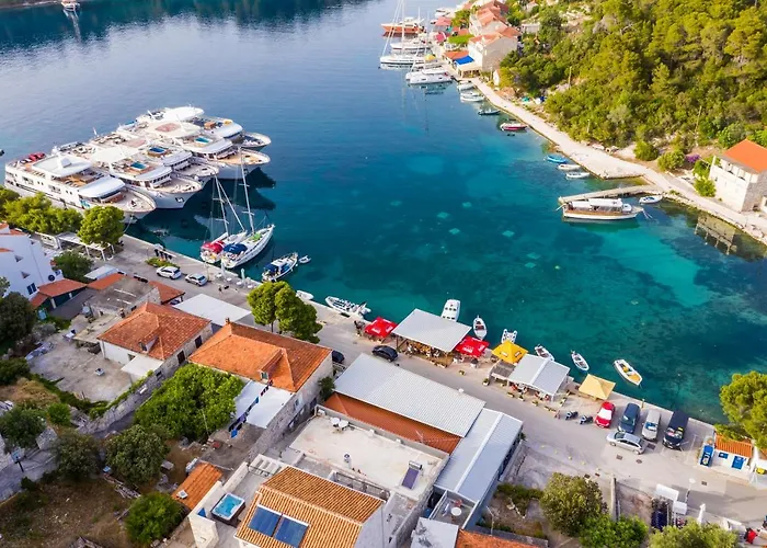 Corallium Lux شقة *