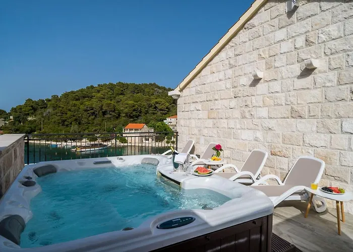 Corallium Lux * بومينا