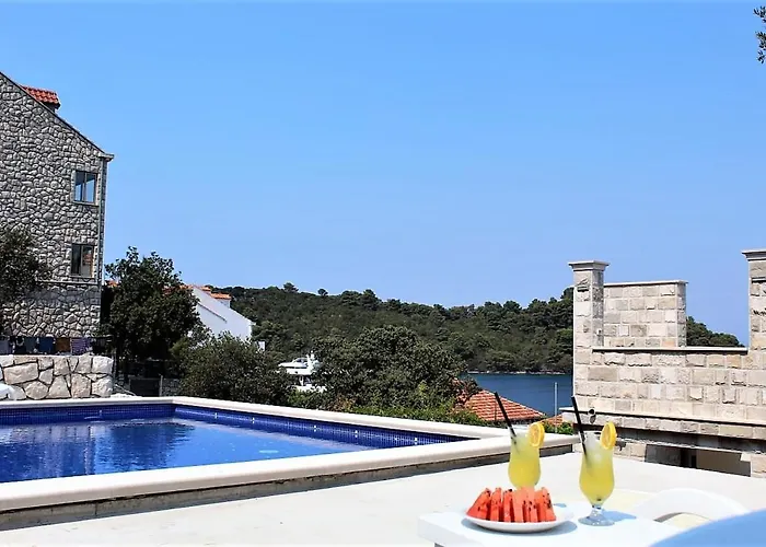 شقة Corallium Lux